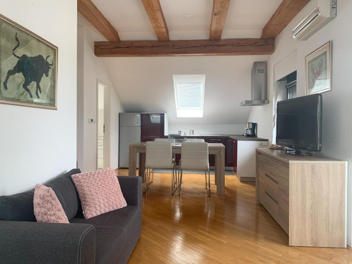 Ela'S Apartment 코멘다 외부 사진